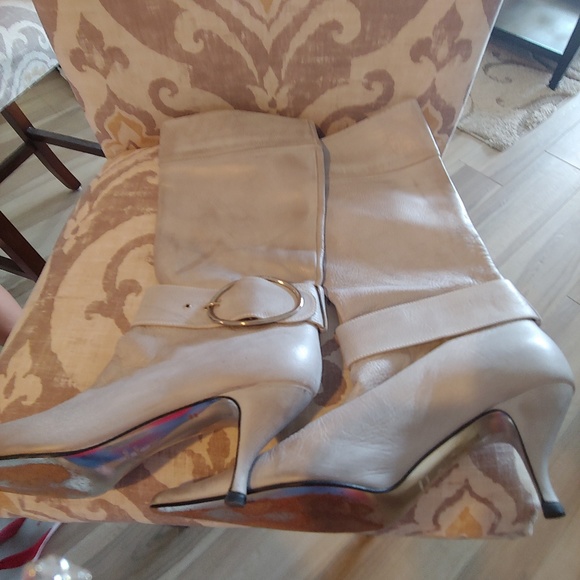 Italian Leather Boots with Buckle with Pointed Toe - Picture 1 of 4